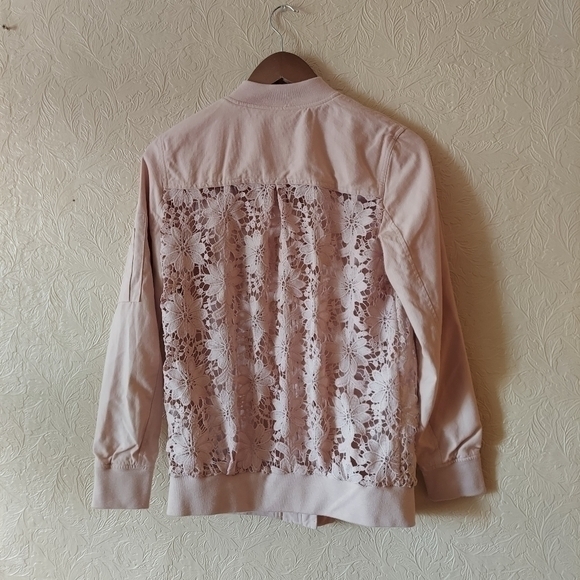 Chelsea28 pink bomber jacket with floral crochet back Sz small - Picture 9 of 9